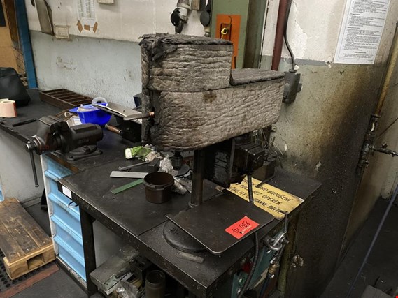 small thread cutter with locksmith table (Auction Premium) | NetBid España